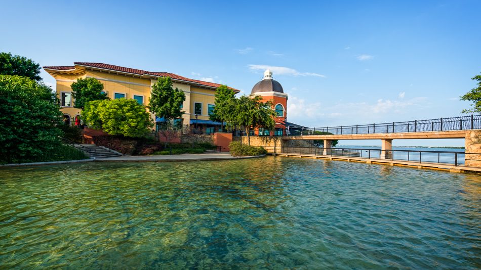 Rockwall Harbor waterfront — luxury lakeside living on Lake Ray Hubbard, TX